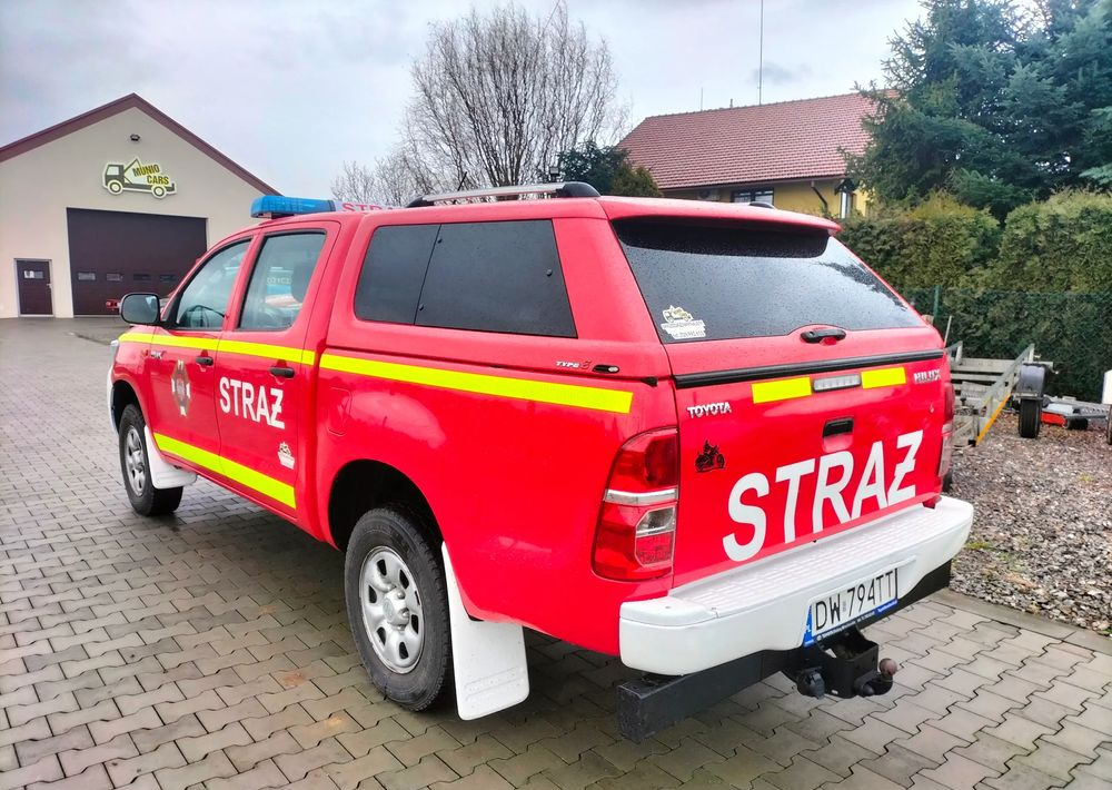 Toyota Hilux 2.5D 4x4, straż, strażacki, pożarniczy - شاحنة البيك أب: صورة 4 Toyota Hilux 2.5D 4x4, straż, strażacki, pożarniczy - شاحنة البيك أب: صورة 4