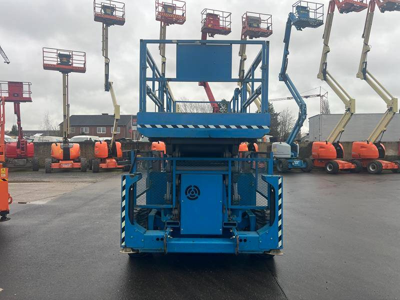 Genie GS5390 RT diesel 4x4 18m (1711) - رافعة هيدروليكية مقصية: صورة 4 Genie GS5390 RT diesel 4x4 18m (1711) - رافعة هيدروليكية مقصية: صورة 4
