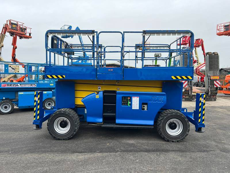 JLG 4394 RT diesel 4x4 15m (1732) - رافعة هيدروليكية مقصية: صورة 2 JLG 4394 RT diesel 4x4 15m (1732) - رافعة هيدروليكية مقصية: صورة 2