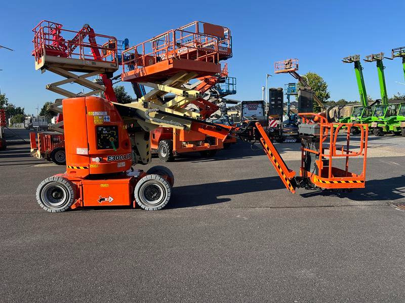 JLG E300 AJP elektro 11m (1791) - شاحنة ذراع مفصلي: صورة 1 JLG E300 AJP elektro 11m (1791) - شاحنة ذراع مفصلي: صورة 1