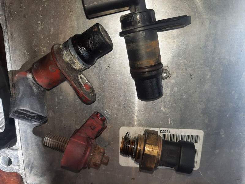 Cummins 239Kvt - وحدة تحكم الكتروني: صورة 4 Cummins 239Kvt - وحدة تحكم الكتروني: صورة 4