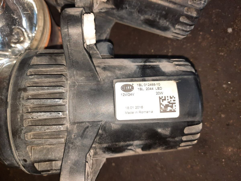 MAN . Скания . Вольво. Неоплан. - مصابيح أضواء السيارة الأمامية: صورة 3 MAN . Скания . Вольво. Неоплан. - مصابيح أضواء السيارة الأمامية: صورة 3