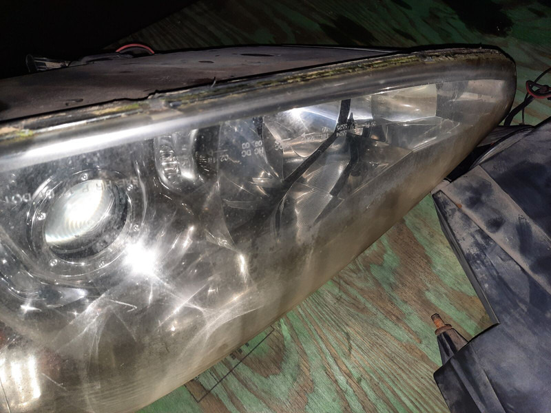 MAN . Скания . Вольво. Неоплан. - مصابيح أضواء السيارة الأمامية: صورة 5 MAN . Скания . Вольво. Неоплан. - مصابيح أضواء السيارة الأمامية: صورة 5