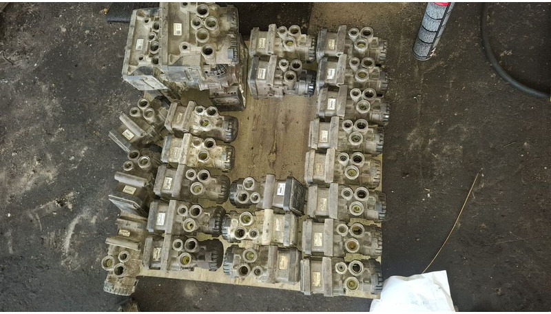 MAN Скания.Вольво - صمام: صورة 1 MAN Скания.Вольво - صمام: صورة 1