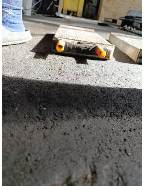 Scania Volvo - مبرد المحرك: صورة 4 Scania Volvo - مبرد المحرك: صورة 4