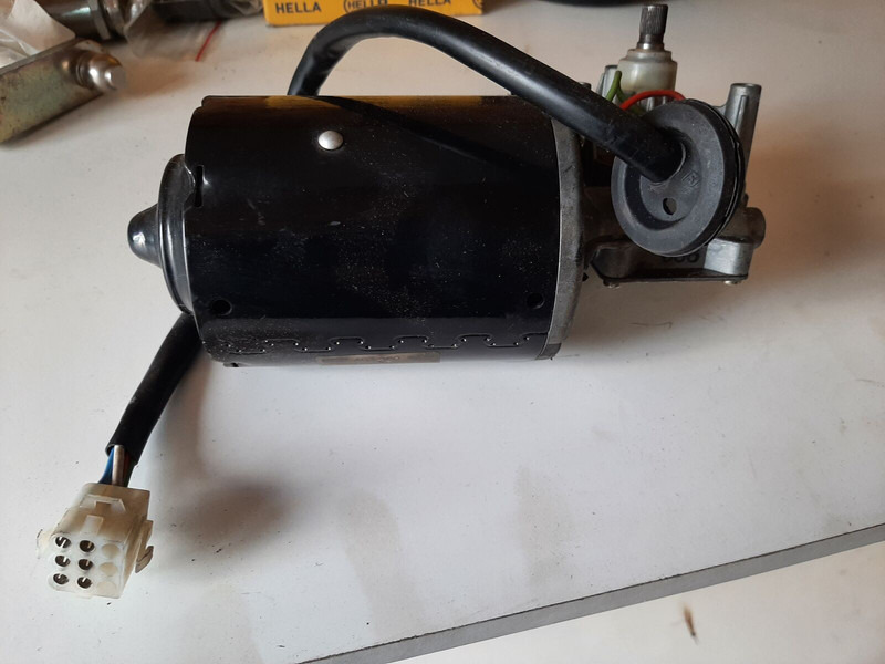 Setra BOSCH 039044245 - مساحة الزجاج الأمامي: صورة 1 Setra BOSCH 039044245 - مساحة الزجاج الأمامي: صورة 1