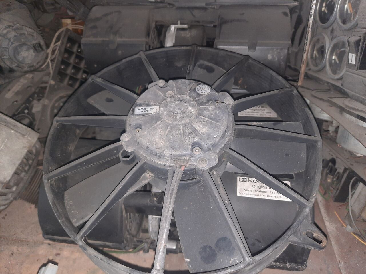 Solaris ventilyator IVECO Cursor 8 - الكابينة والداخلية - حافلة: صورة 3 Solaris ventilyator IVECO Cursor 8 - الكابينة والداخلية - حافلة: صورة 3