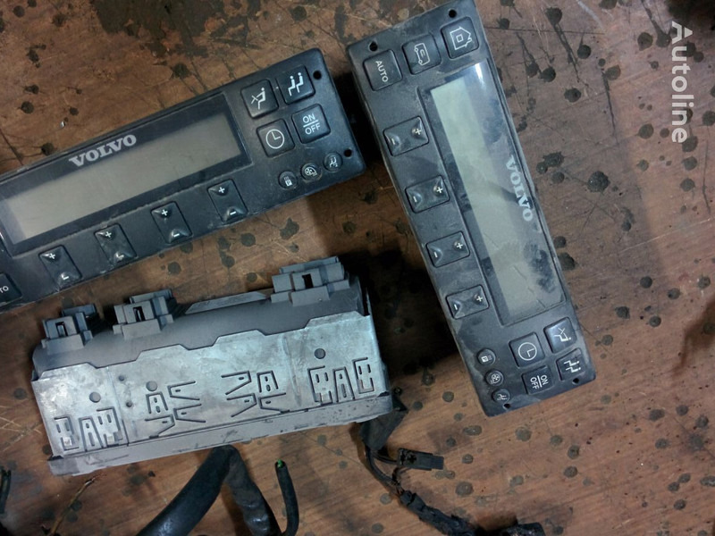 Volvo 20815236-P04. 70327101. 2054900 . 20744283-01. 3192577. 20815236 - وحدة تحكم الكتروني: صورة 1 Volvo 20815236-P04. 70327101. 2054900 . 20744283-01. 3192577. 20815236 - وحدة تحكم الكتروني: صورة 1