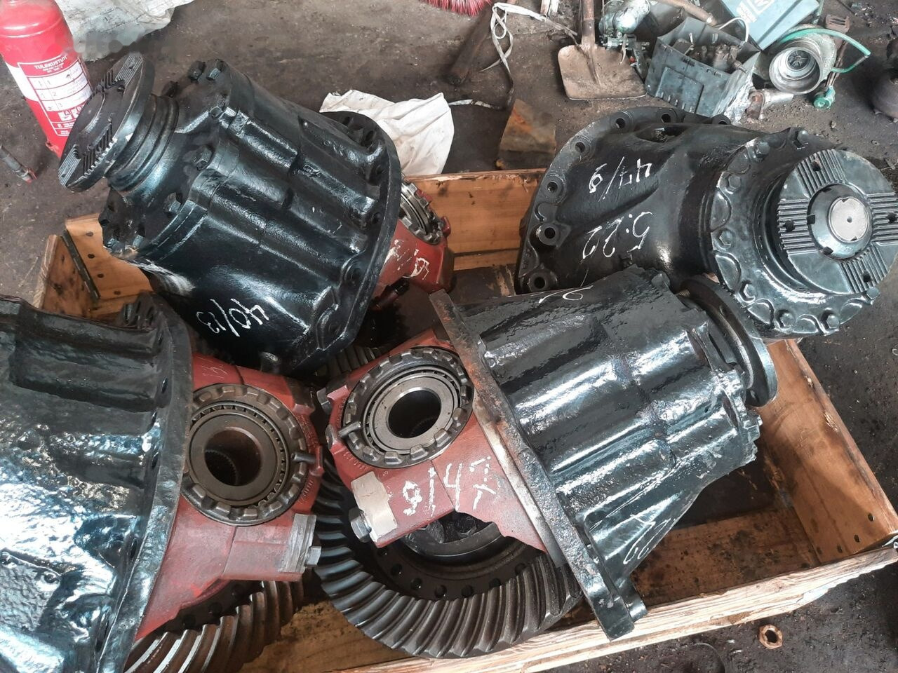 Volvo S91\PP .R9S . A-132 .RSS-1228B . RS1228SV. RS-1228C. RSS1344C. E Volvo B7R - صندوق التروس التفاضلية - حافلة: صورة 1 Volvo S91\PP .R9S . A-132 .RSS-1228B . RS1228SV. RS-1228C. RSS1344C. E Volvo B7R - صندوق التروس التفاضلية - حافلة: صورة 1