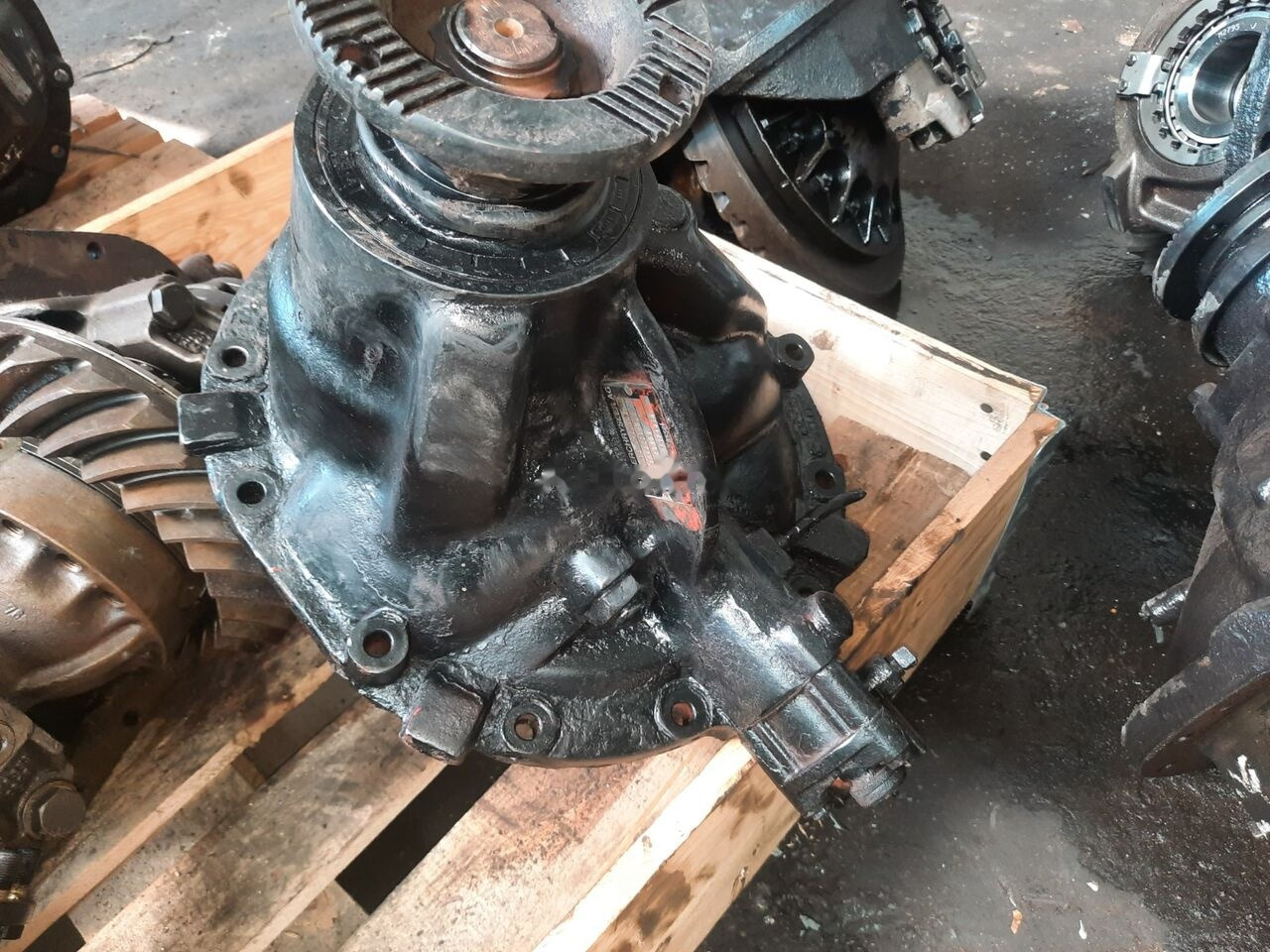 Volvo S91\PP .R9S . A-132 .RSS-1228B . RS1228SV. RS-1228C. RSS1344C. E Volvo B7R - صندوق التروس التفاضلية - حافلة: صورة 2 Volvo S91\PP .R9S . A-132 .RSS-1228B . RS1228SV. RS-1228C. RSS1344C. E Volvo B7R - صندوق التروس التفاضلية - حافلة: صورة 2