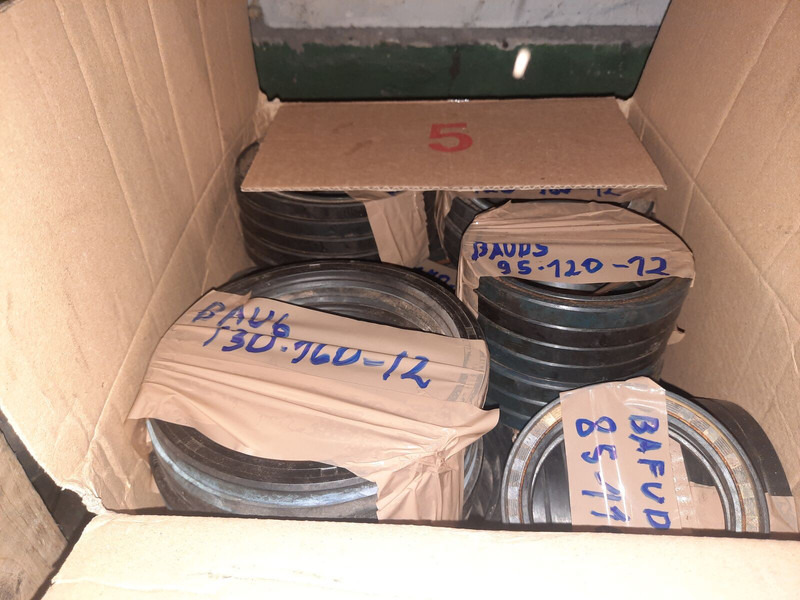 Volvo - محور: صورة 1 Volvo - محور: صورة 1