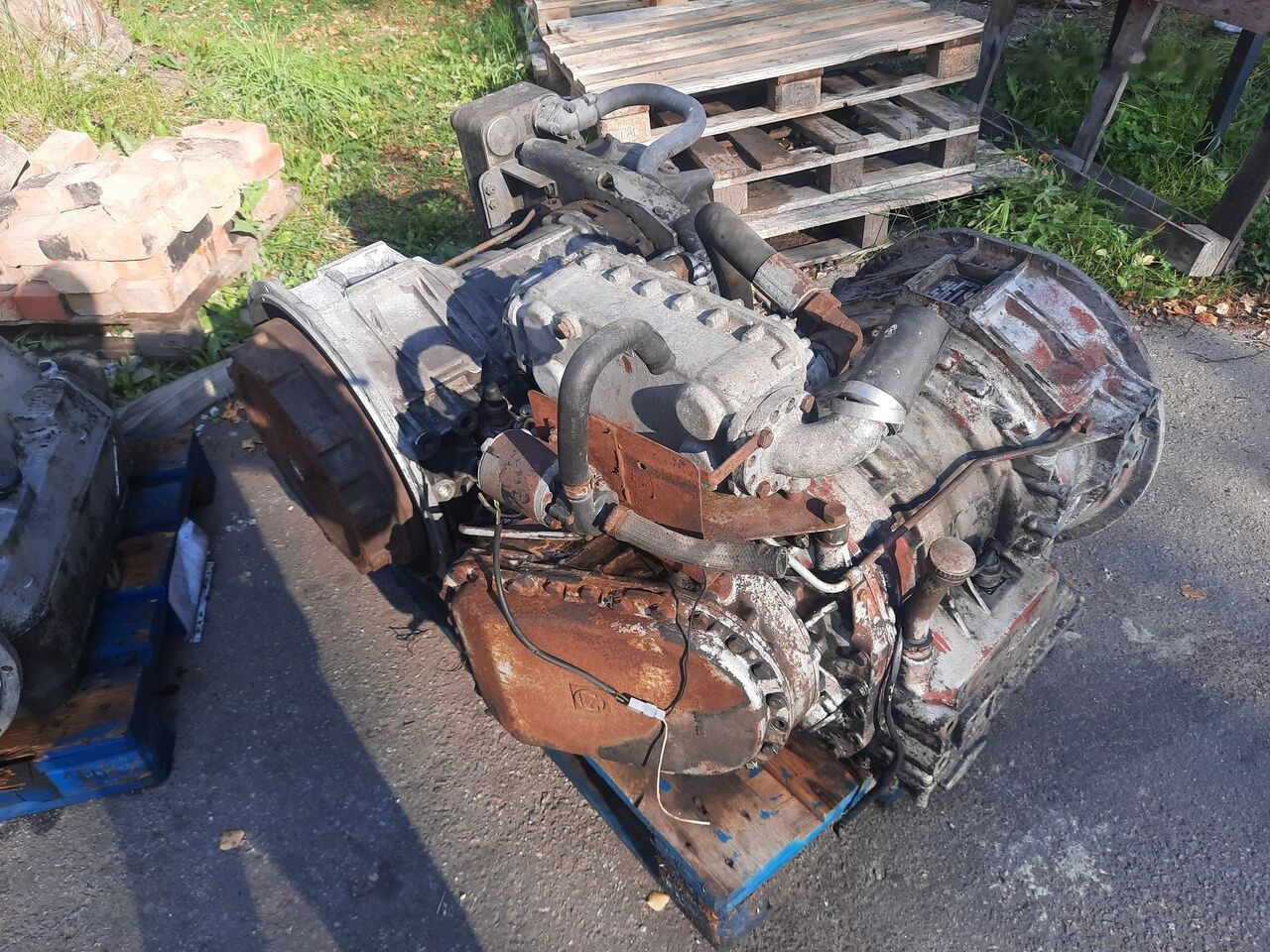 ZF 5HP 590 .5HP602c. 5HP502C . 5HP500 .4HP500 / dlya Mersede Scania Volvo B 6 - صندوق التروس - حافلة: صورة 1 ZF 5HP 590 .5HP602c. 5HP502C . 5HP500 .4HP500 / dlya Mersede Scania Volvo B 6 - صندوق التروس - حافلة: صورة 1