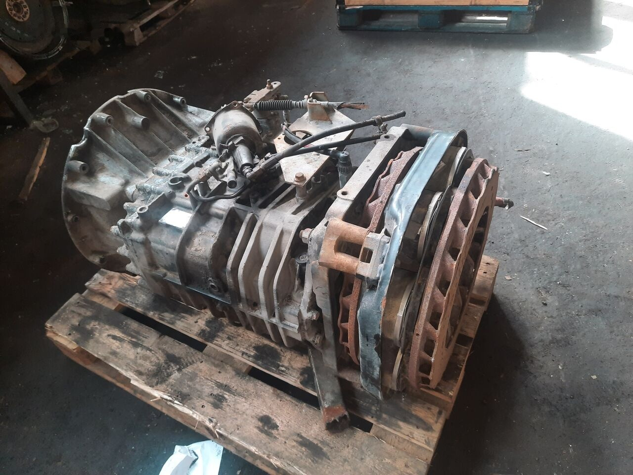 ZF 6S1600 IVECO MAN - صندوق التروس - حافلة: صورة 2 ZF 6S1600 IVECO MAN - صندوق التروس - حافلة: صورة 2