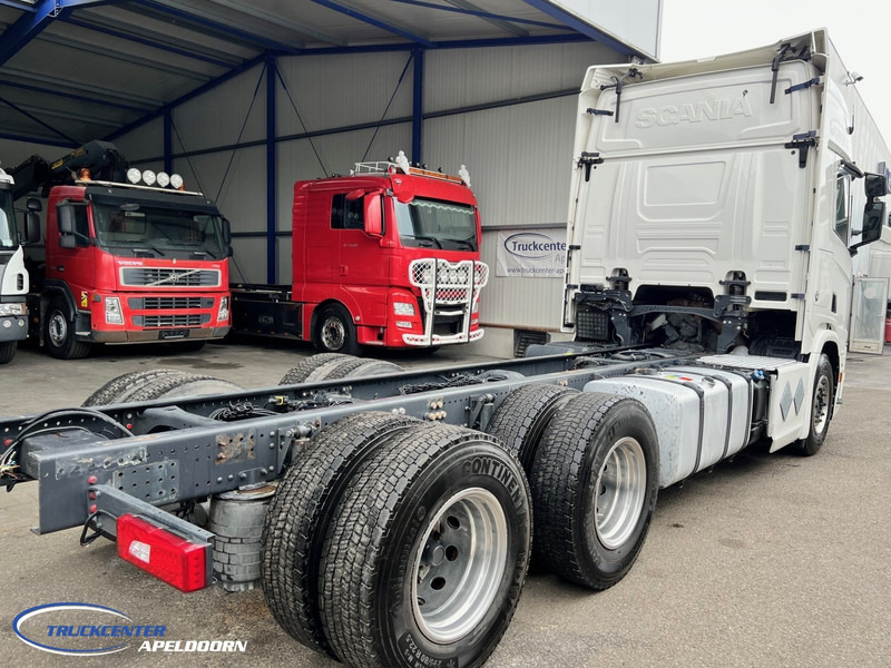 Scania R650 V8 NGS 6x4, Standclima, PTO, Retarder - شاحنة هيكل كابينة: صورة 2 Scania R650 V8 NGS 6x4, Standclima, PTO, Retarder - شاحنة هيكل كابينة: صورة 2