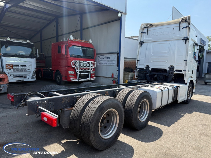 Scania R650 V8 NGS 6x4, Standclima, PTO, Retarder - شاحنة هيكل كابينة: صورة 2 Scania R650 V8 NGS 6x4, Standclima, PTO, Retarder - شاحنة هيكل كابينة: صورة 2