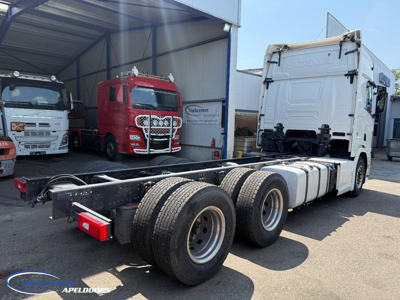 Scania R650 V8 NGS 6x4, Standclima, Retarder, PTO, 9000 kg Vooras - شاحنة هيكل كابينة: صورة 2 Scania R650 V8 NGS 6x4, Standclima, Retarder, PTO, 9000 kg Vooras - شاحنة هيكل كابينة: صورة 2