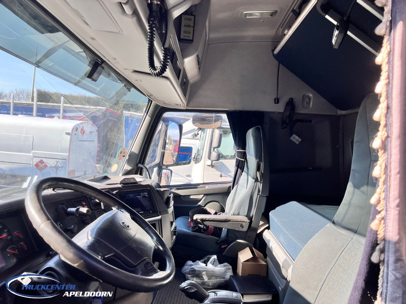 Volvo FH 440 HIAB 800 E4, 8x2 - شاحنات مسطحة, شاحنة كرين: صورة 5 Volvo FH 440 HIAB 800 E4, 8x2 - شاحنات مسطحة, شاحنة كرين: صورة 5