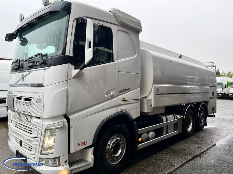 Volvo FH 540 17800 Liter, 4 Compartments, Retarder, Steering axle - شاحنة صهريج: صورة 3 Volvo FH 540 17800 Liter, 4 Compartments, Retarder, Steering axle - شاحنة صهريج: صورة 3
