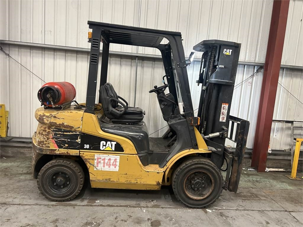 CAT GP30NT - رافعة شوكية تعمل بالغاز: صورة 5 CAT GP30NT - رافعة شوكية تعمل بالغاز: صورة 5