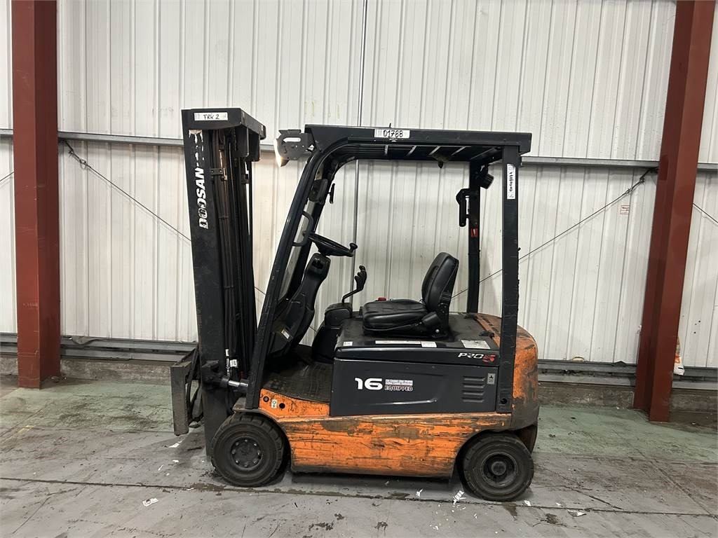Doosan B16X-5 - رافعة شوكية كهربائية: صورة 1 Doosan B16X-5 - رافعة شوكية كهربائية: صورة 1