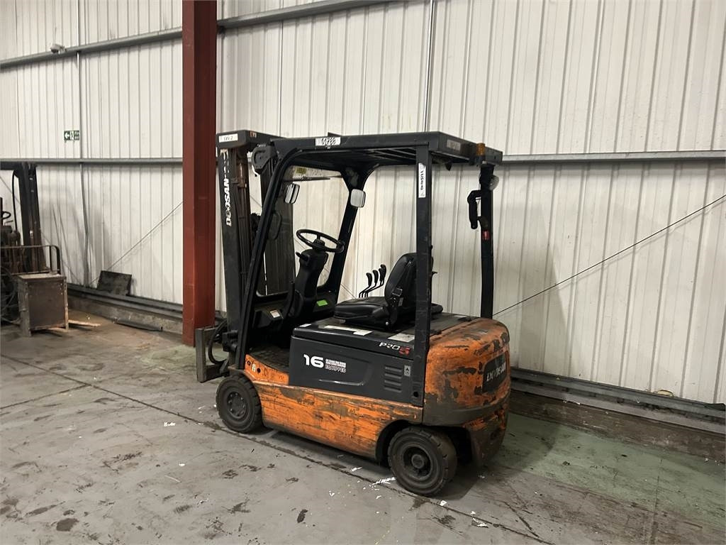 Doosan B16X-5 - رافعة شوكية كهربائية: صورة 3 Doosan B16X-5 - رافعة شوكية كهربائية: صورة 3