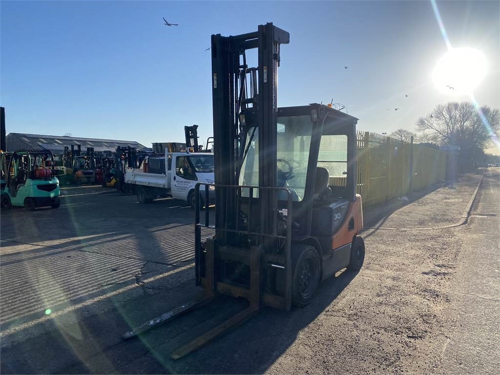 Doosan D30S-5 - رافعة شوكية ديزل: صورة 2 Doosan D30S-5 - رافعة شوكية ديزل: صورة 2