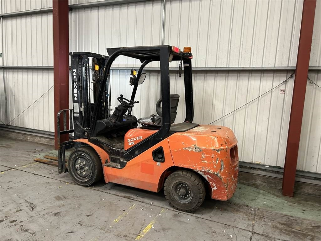 FD35 - رافعة شوكية ديزل: صورة 3 FD35 - رافعة شوكية ديزل: صورة 3