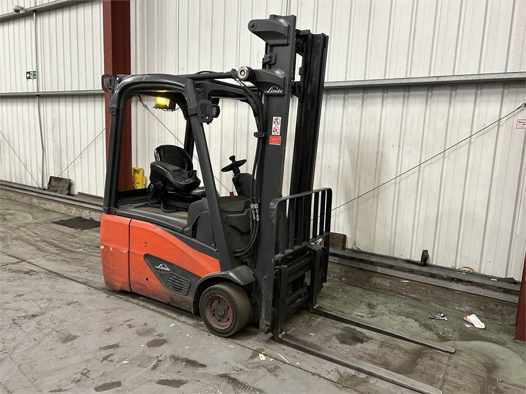 Linde E16C-02 - رافعة شوكية كهربائية: صورة 4 Linde E16C-02 - رافعة شوكية كهربائية: صورة 4