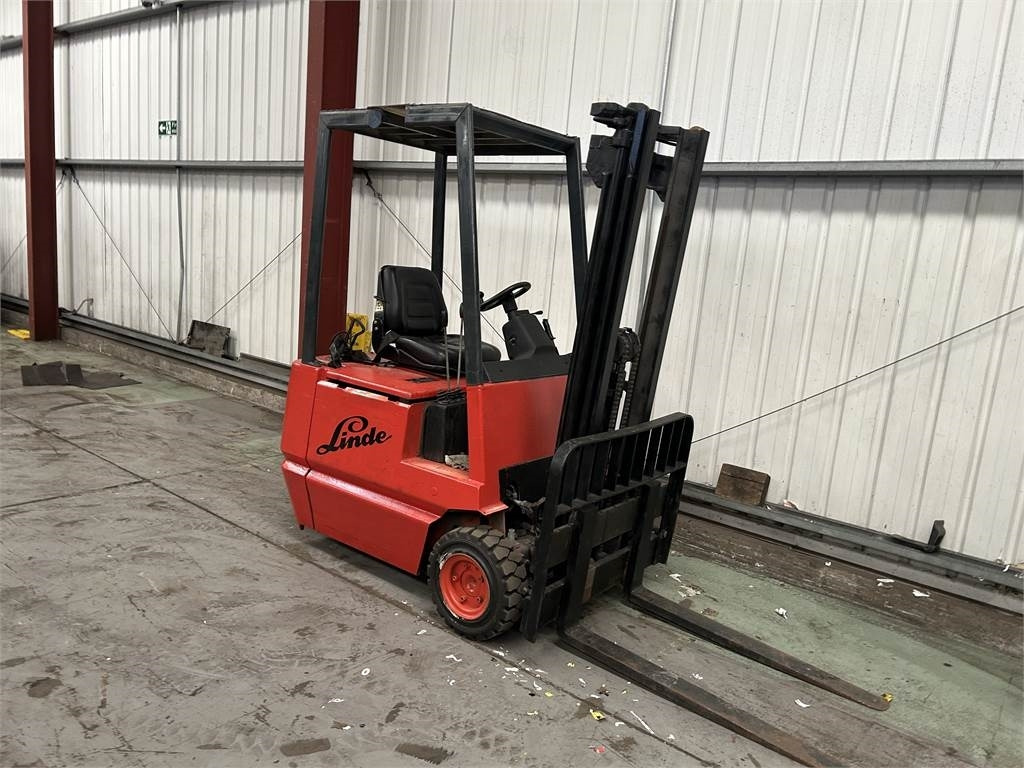 رافعة شوكية كهربائية Linde E18: صورة 6