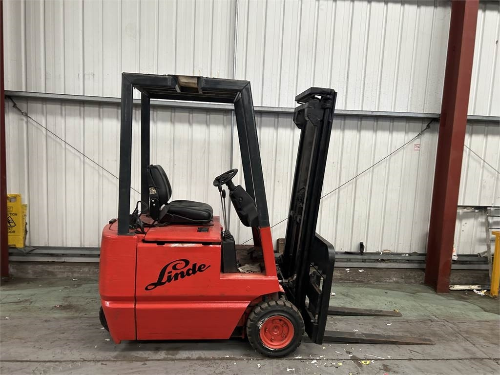 رافعة شوكية كهربائية Linde E18: صورة 7