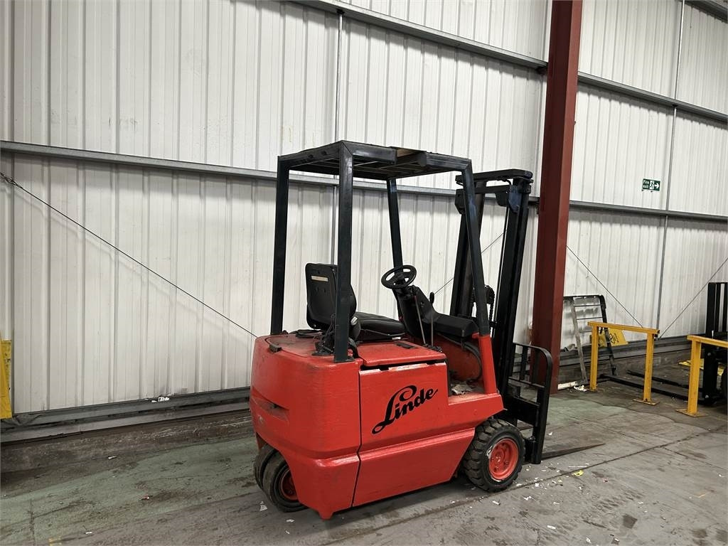 رافعة شوكية كهربائية Linde E18: صورة 8