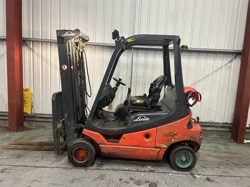 Linde H20T-03 - رافعة شوكية تعمل بالغاز: صورة 1 Linde H20T-03 - رافعة شوكية تعمل بالغاز: صورة 1