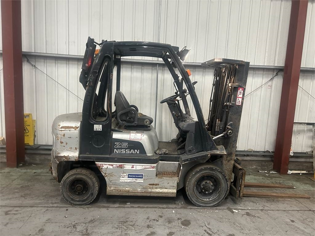 Nissan FD02A25Q - رافعة شوكية ديزل: صورة 5 Nissan FD02A25Q - رافعة شوكية ديزل: صورة 5