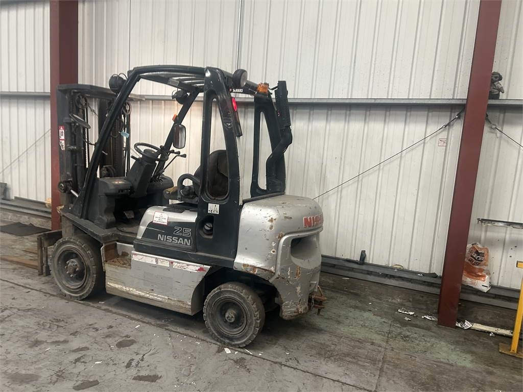 Nissan FD02A25Q - رافعة شوكية ديزل: صورة 3 Nissan FD02A25Q - رافعة شوكية ديزل: صورة 3