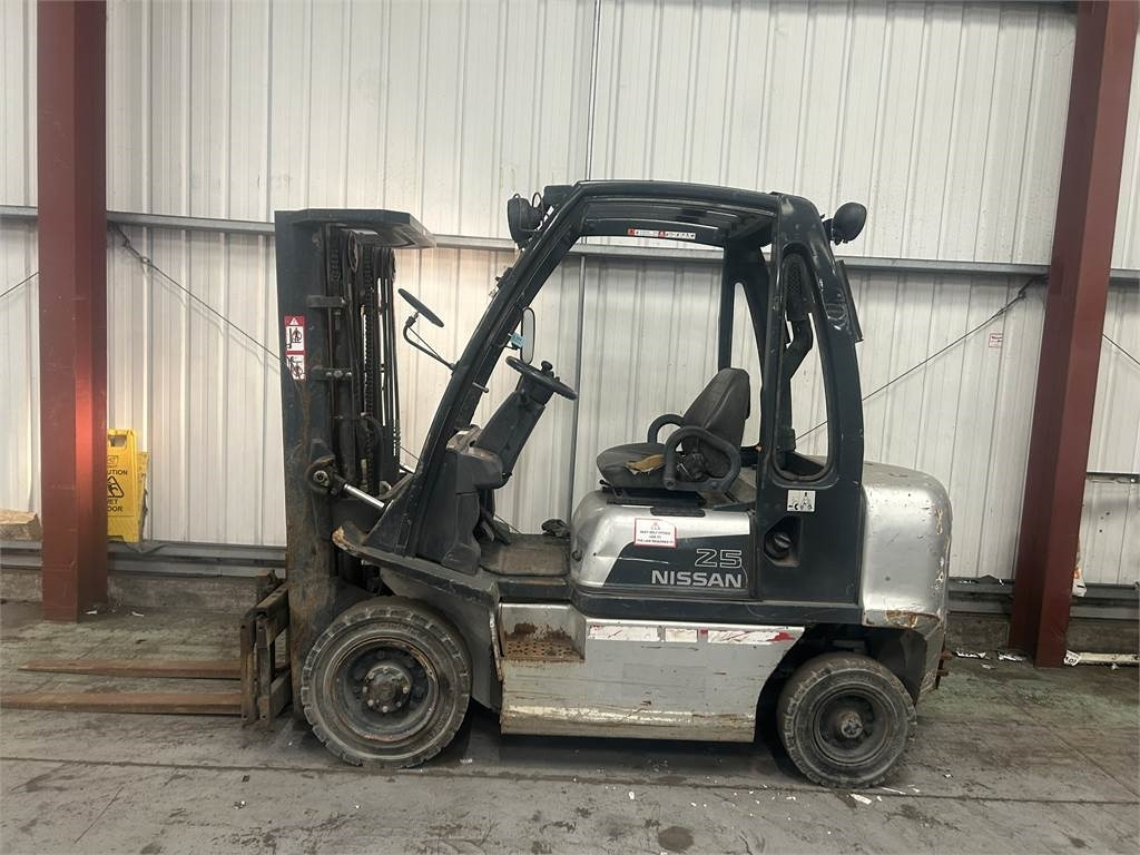 Nissan FD02A25Q - رافعة شوكية ديزل: صورة 1 Nissan FD02A25Q - رافعة شوكية ديزل: صورة 1