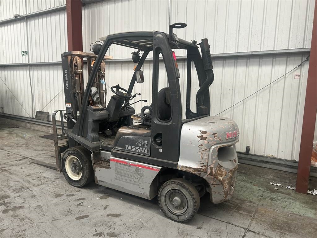Nissan Y1D2A25Q - رافعة شوكية ديزل: صورة 3 Nissan Y1D2A25Q - رافعة شوكية ديزل: صورة 3