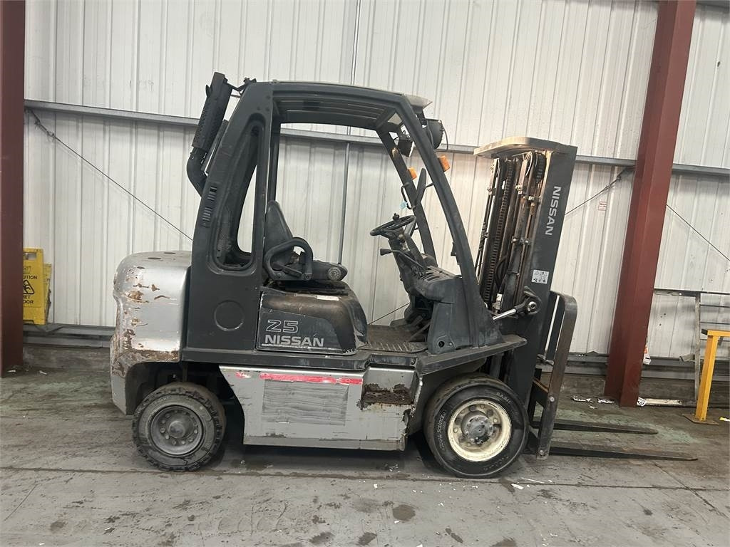 Nissan Y1D2A25Q - رافعة شوكية ديزل: صورة 5 Nissan Y1D2A25Q - رافعة شوكية ديزل: صورة 5
