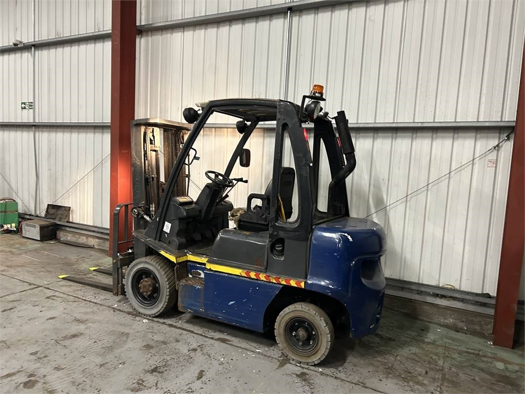 Nissan Y1D2A25Q - رافعة شوكية ديزل: صورة 3 Nissan Y1D2A25Q - رافعة شوكية ديزل: صورة 3