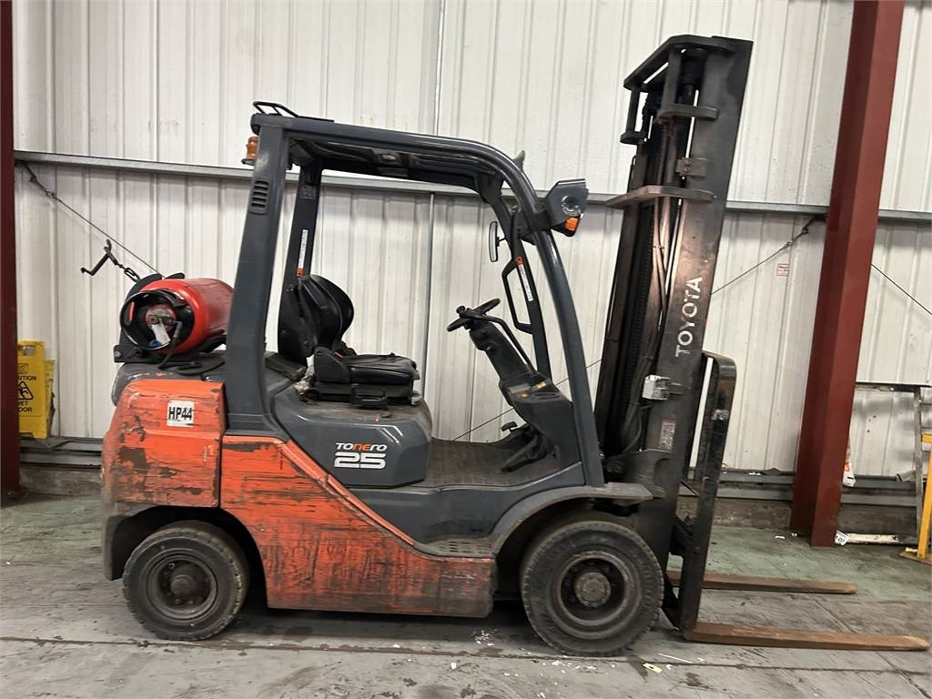 Toyota 02-8FGF25 - رافعة شوكية تعمل بالغاز: صورة 5 Toyota 02-8FGF25 - رافعة شوكية تعمل بالغاز: صورة 5