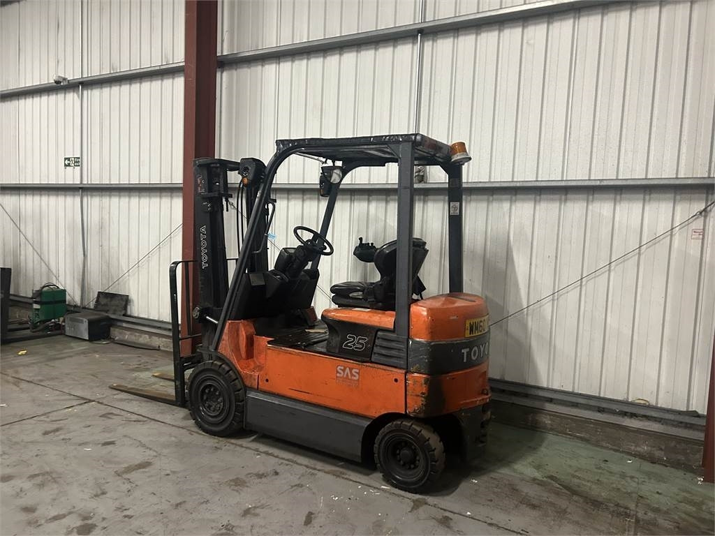 Toyota 7FBMF25 - رافعة شوكية كهربائية: صورة 3 Toyota 7FBMF25 - رافعة شوكية كهربائية: صورة 3