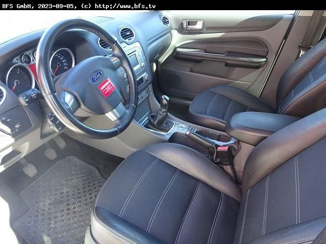 Ford Focus Turnier 1.6 TDCI - فان: صورة 4 Ford Focus Turnier 1.6 TDCI - فان: صورة 4