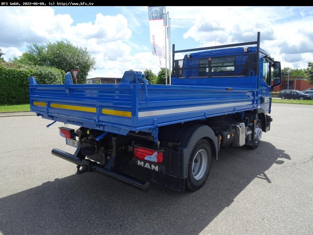 MAN TGL (TG3) 8.220 4x2 BB CH TG3, Schalter - قلاب صغير: صورة 2 MAN TGL (TG3) 8.220 4x2 BB CH TG3, Schalter - قلاب صغير: صورة 2