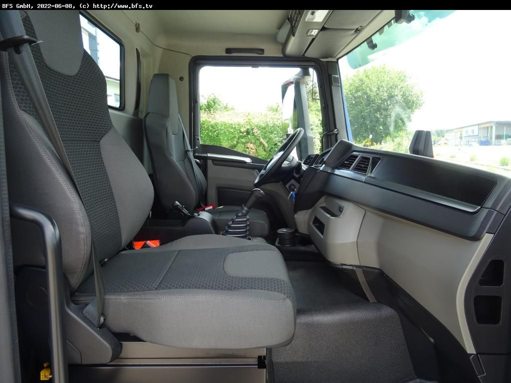 MAN TGL (TG3) 8.220 4x2 BB CH TG3, Schalter - قلاب صغير: صورة 3 MAN TGL (TG3) 8.220 4x2 BB CH TG3, Schalter - قلاب صغير: صورة 3