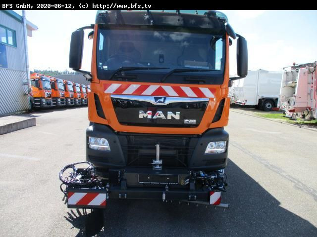 MAN TGS 18.400 4X2 BL Bucher OF 8000 RS Drehjet beid - سياره كنس شوارع: صورة 2 MAN TGS 18.400 4X2 BL Bucher OF 8000 RS Drehjet beid - سياره كنس شوارع: صورة 2