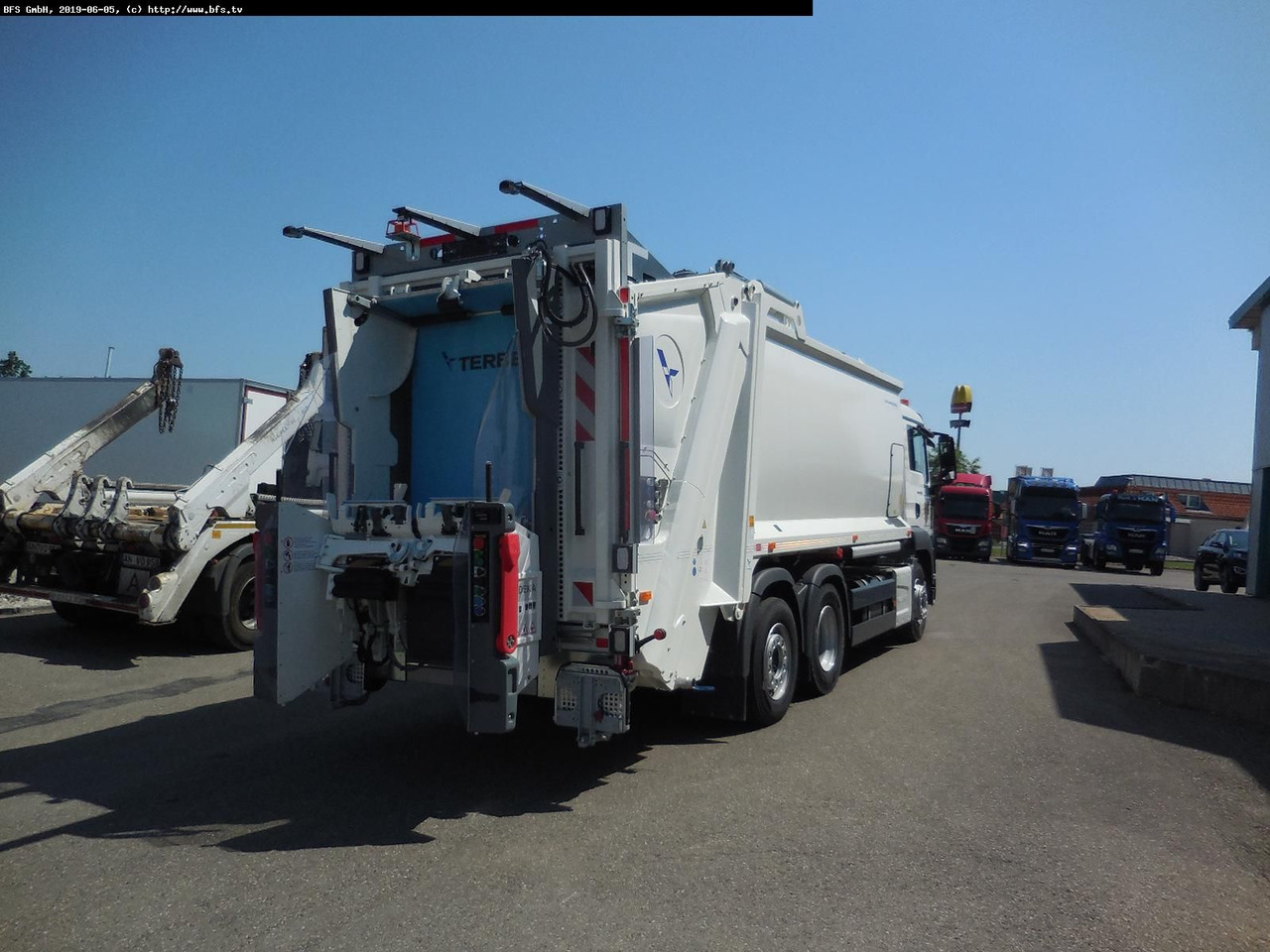 MAN TGS 28.320 6x2-4 BL HS HL Olympus 21 - Omni-DEKA - شاحنة النفايات: صورة 2 MAN TGS 28.320 6x2-4 BL HS HL Olympus 21 - Omni-DEKA - شاحنة النفايات: صورة 2