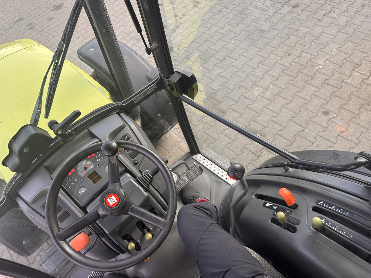 جرار CLAAS NECTIS 257F: صورة 12