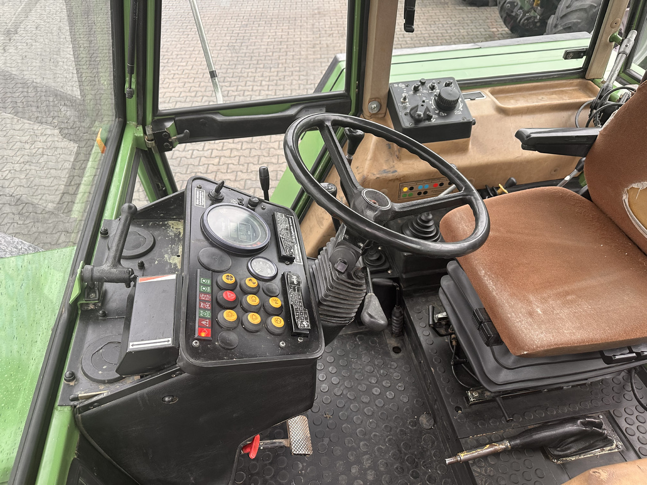 FENDT Favorit 614 LSA TURBOMATIK E - جرار: صورة 3 FENDT Favorit 614 LSA TURBOMATIK E - جرار: صورة 3