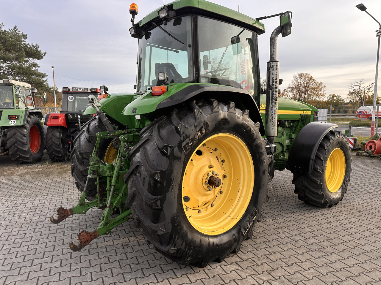 John Deere 8200 PowerShift 8.1 - جرار: صورة 4 John Deere 8200 PowerShift 8.1 - جرار: صورة 4