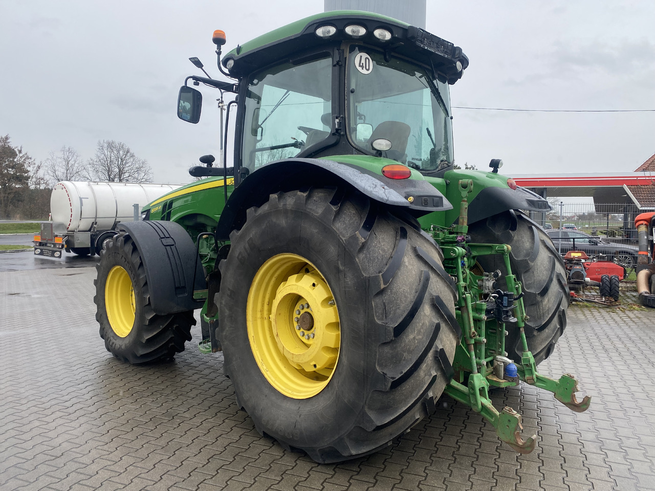 John Deere 8335 R AutoPower 50 km/h 370 PS - جرار: صورة 5 John Deere 8335 R AutoPower 50 km/h 370 PS - جرار: صورة 5