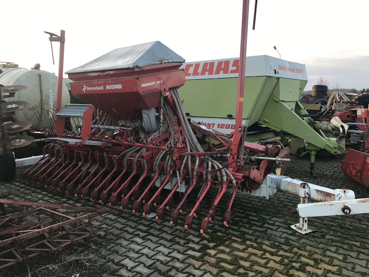 Kverneland ACCORD Pneumatic DA-S KUHN + Kuhn 4.50m - آلة البذار متعددة الوظائف: صورة 2 Kverneland ACCORD Pneumatic DA-S KUHN + Kuhn 4.50m - آلة البذار متعددة الوظائف: صورة 2